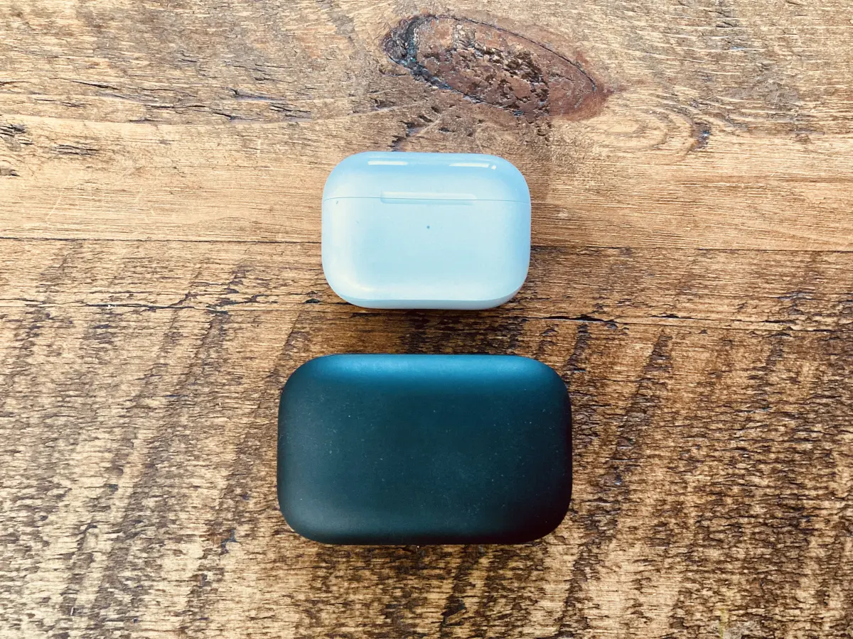airpods-case-size-top